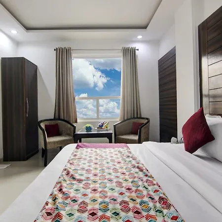 Hotel D Royal Near Igi Airport